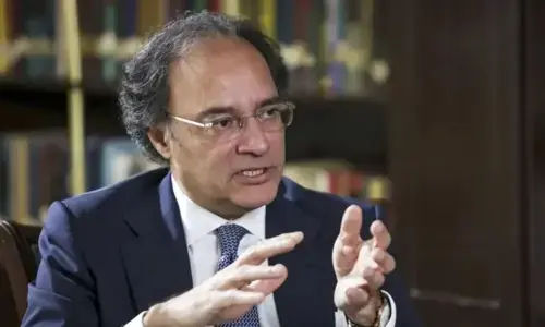 محمد اورنگزیب کو نشانِ امتیاز سے نوازا گیا