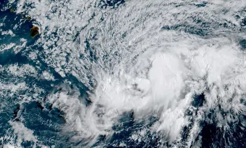 Hurricane Lala leaves thousands without power in Hawaii