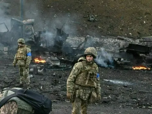 Strikes kill 19 in Russia and Ukraine
