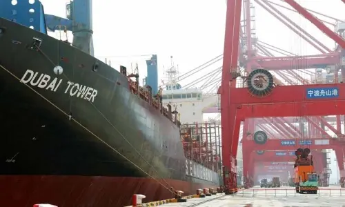 Chinese ship sets off for Europe through Arctic