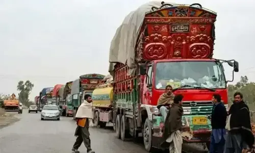 گڈز ٹرانسپورٹرز نے ملک گیر ہڑتال 40 روز کیلئے مؤخر کردی