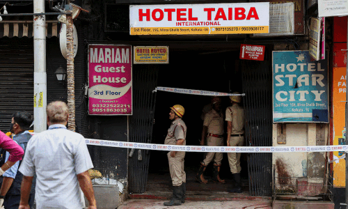 At least nine killed in hotel fire in India's Kolkata At least nine killed in hotel fire in India's Kolkata