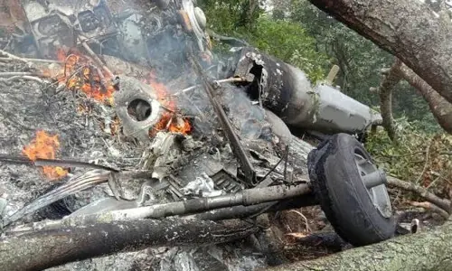 Seven killed in Kenya tourist helicopter crash
