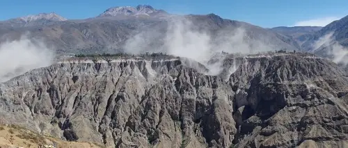 Strong earthquake strikes central Peru, no damage reported