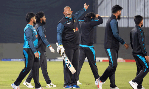 بنگلہ دیشی کوچ سیمنز کی دوسرے ٹیسٹ میں آسٹریلیا کے بھرپور جوابی وار کی وارننگ بنگلہ دیشی کوچ سیمنز کی دوسرے ٹیسٹ میں آسٹریلیا کے بھرپور جوابی وار کی وارننگ