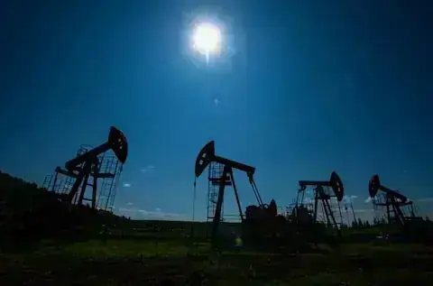 Oil prices rise