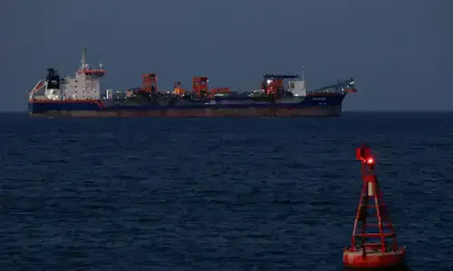 Iran grants permission for a number of Iraqi oil tankers to pass through Hormuz