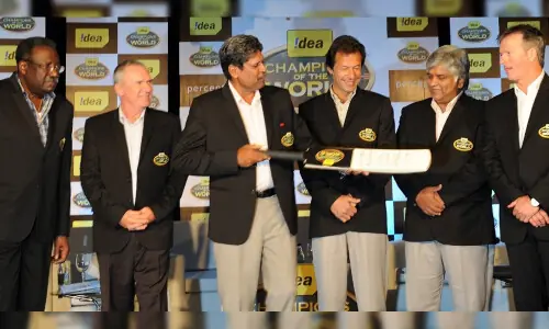 Ex-cricket captains urge PM Shehbaz to honour SC orders on Imran Khan’s treatment Ex-cricket captains urge PM Shehbaz to honour SC orders on Imran Khan’s treatment