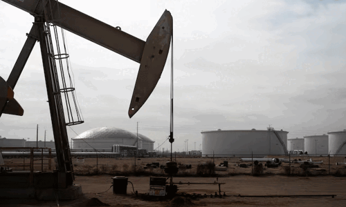 Oil slips ahead of US announcement of new sanctions on Iran