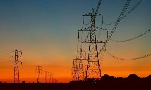 Govt decides to sell off Lesco, Mepco in their existing form