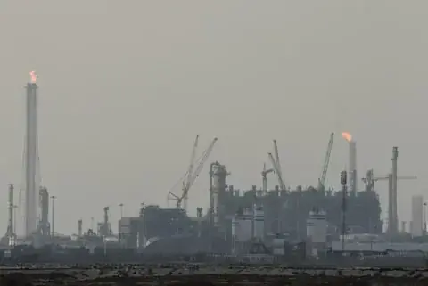 آبنائے ہرمز کی بندش، قطر کی ایل این جی برآمدات میں 96 فیصد کمی