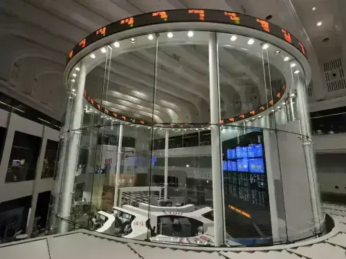 Nikkei closes lower as Advantest falls