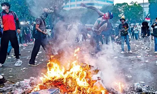 Indonesian protesters demand harsher punishment for graft