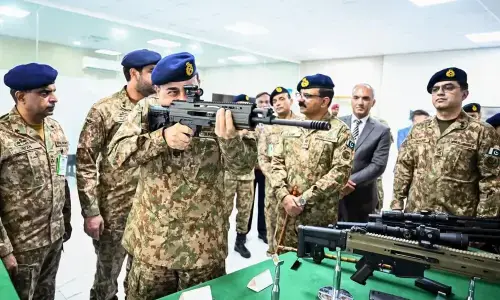 فیلڈ مارشل عاصم منیر کا آرڈیننس فیکٹری کا دورہ، پیداواری صلاحیتوں کا جائزہ لیا