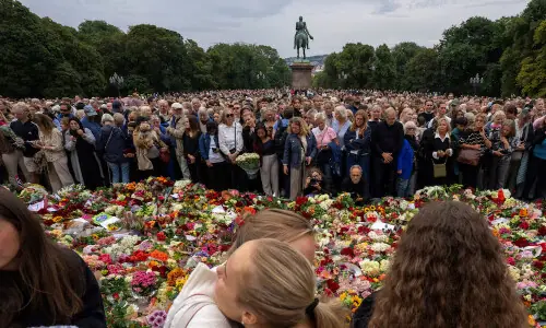 Norway mourns King Harald as crowds gather at royal palace