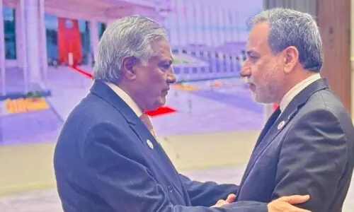 In meeting with Araghchi, DPM Dar underscores importance of dialogue for regional peace