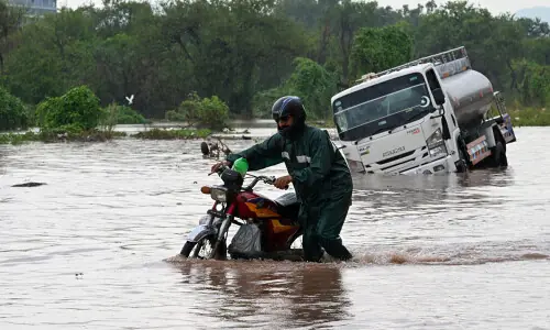 Torrential rain inundates low-lying areas of Rawalpindi, Islamabad; schools closed