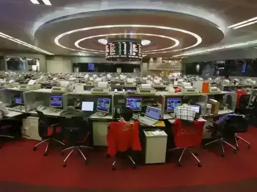 China, HK stocks decline as sentiment hit by global bond selloff
