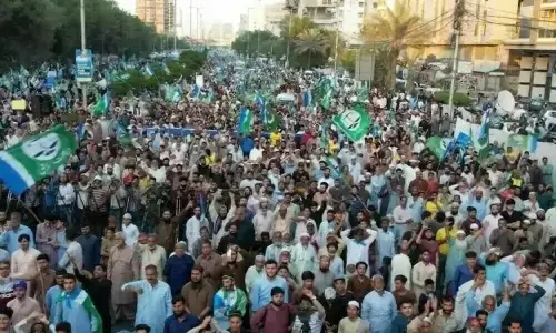 Govt offers talks; JI to continue sit-ins