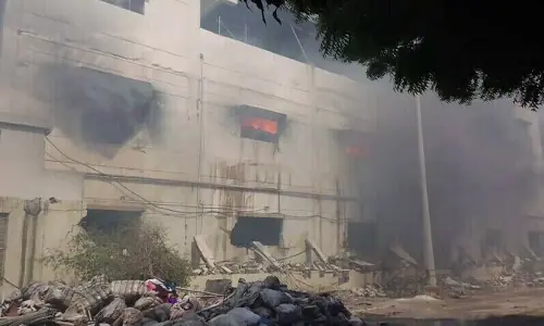 Landhi Export Processing Zone unit catches fire