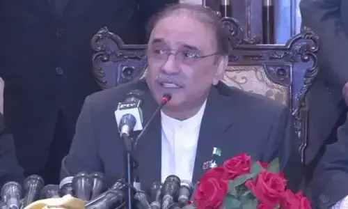 President leaves London for Pakistan