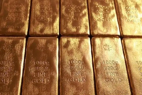Gold edges higher on weaker dollar, US inflation data in focus Gold edges higher on weaker dollar, US inflation data in focus
