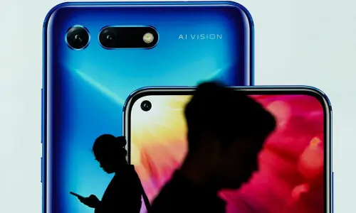 Pakistan cuts regulatory duty on imported smartphones by up to 20%