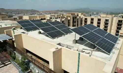 Pakistan can turn rooftop solar boom into &lsquo;swarm grids&rsquo;: study