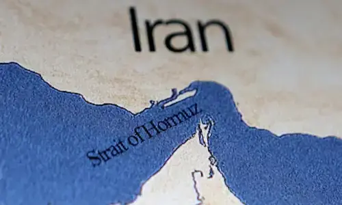Iran and Gulf states to meet in push for Hormuz deal, FT reports