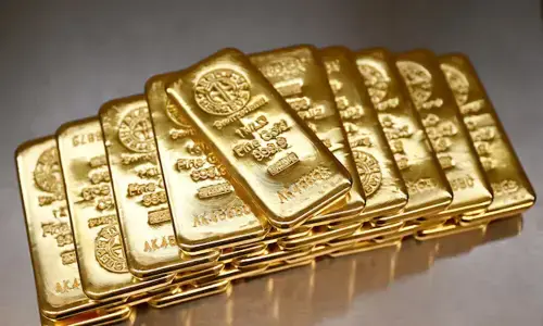 Gold price gains Rs400 per tola in Pakistan