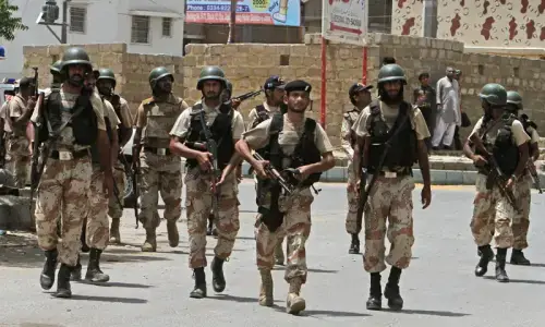 کراچی، سیکیورٹی فورسز کی کارروائی میں انتہائی مطلوب دہشت گرد ہلاک