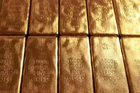 سرمایہ کاروں کی نظریں فیڈ کے پالیسی فیصلے پر، سونے کی قیمتیں مستحکم