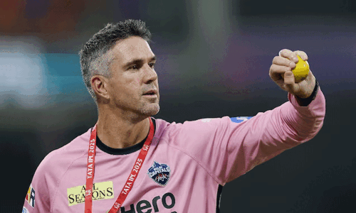 England boss McCullum calls on Pietersen to shake things up