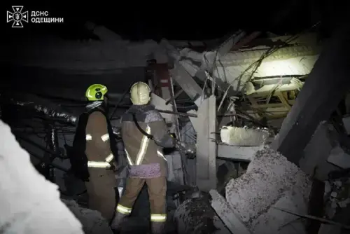 Russian drone strike on Ukraine bus near front kills 5