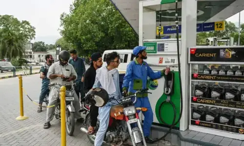 Petrol price hiked by Rs6.88, HSD&rsquo;s by Rs5.62