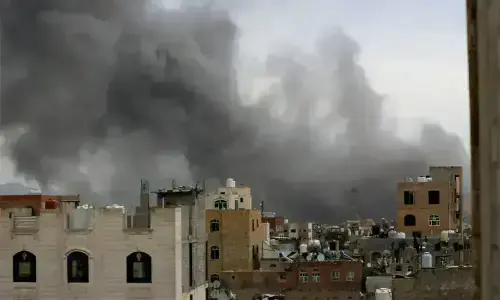 Scores killed as Houthis, Saudi Arabia trade attacks