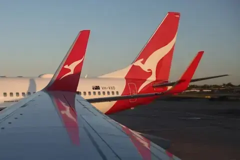 Qantas ground workers to strike over pay and conditions next week