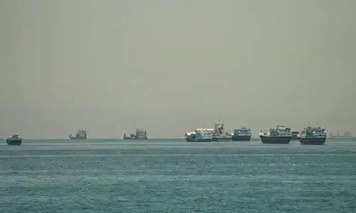 Vessels trickle through Strait of Hormuz as Mideast tension persists
