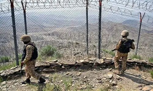 28 militants killed in Pak-Afghan border region