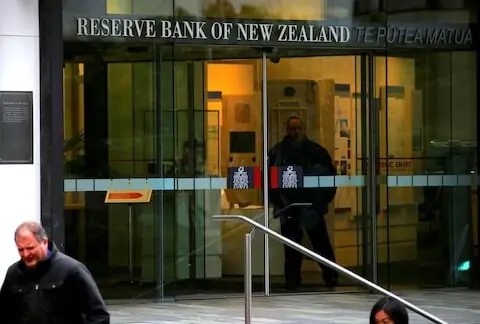 New Zealand central bank chief sees risks to economy, inflation