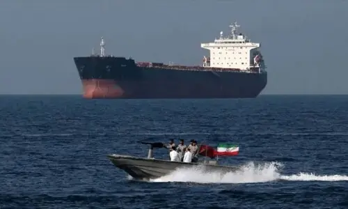 US and Iran discuss phased deal to reopen Hormuz and end US blockade, sources say