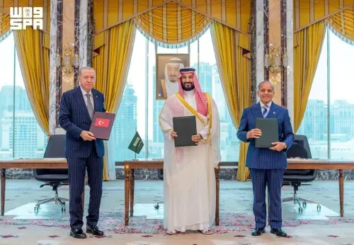 Pakistan, Saudi Arabia, Turkiye to hold urgent defence meeting as Houthis step up attacks