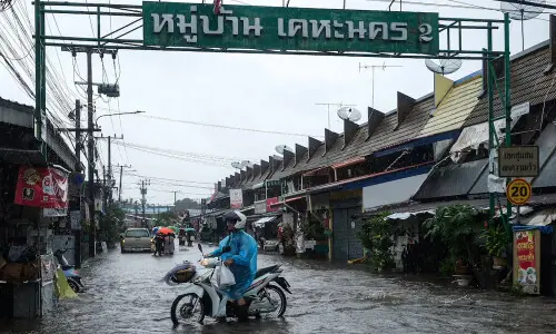 Thai capital Bangkok declared disaster zone amid flooding