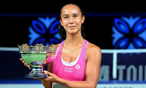 Fernandez downs Gibson to claim Singapore Open crown