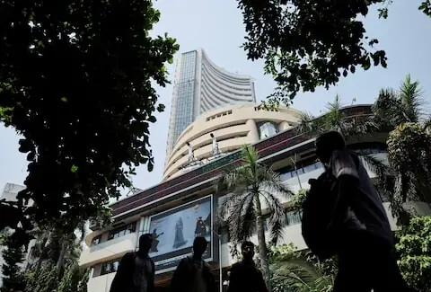 Indian shares on track for tepid open as US-Iran stalemate lifts oil prices