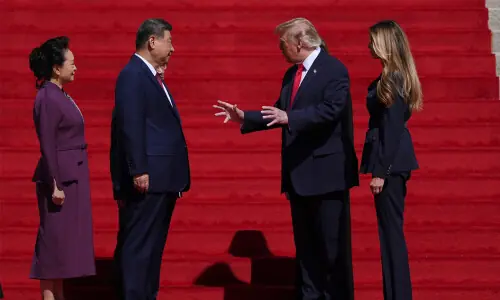 Trump denies offering to sell arms to China's Xi
