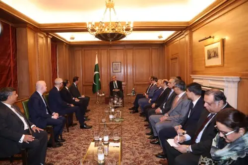 PM Shehbaz seeks greater investment in Pakistan from global financial giants