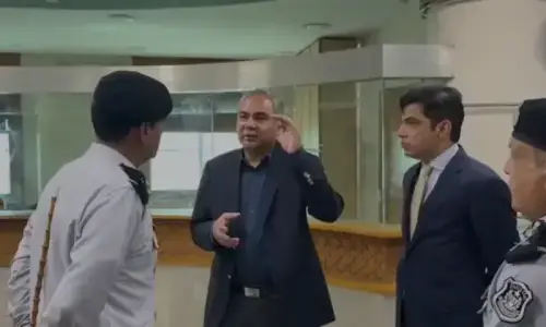 Govt to establish largest facilitation centre for CNIC, passport services in Karachi:Naqvi