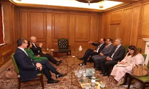 Minister praises SCB&rsquo;s support to Pakistan