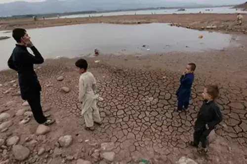 پانی کی قلت پانی کی قلت